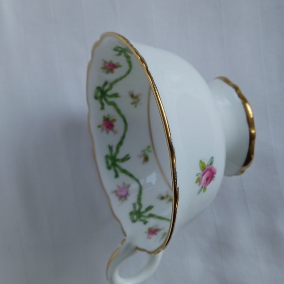 Coalport Vintage Made in England "Ribbons and Roses" Teacups & Saucers - Picture 6 of 13